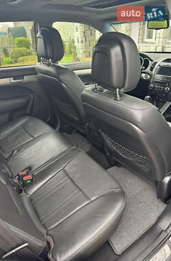 Позашляховик / Кросовер Kia Sorento 2012 в 