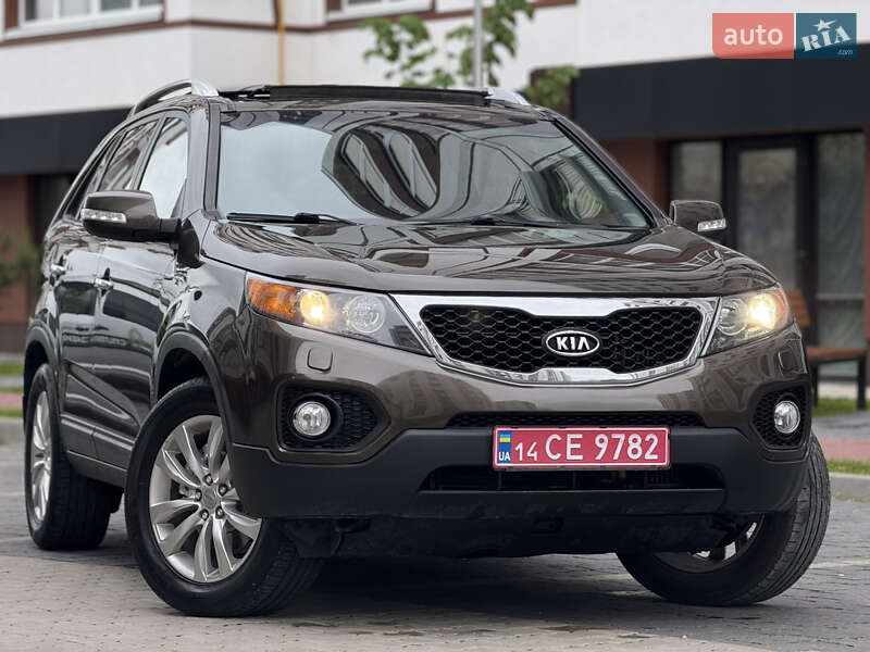Позашляховик / Кросовер Kia Sorento 2010 в 