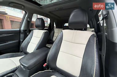 Позашляховик / Кросовер Kia Sorento 2010 в 