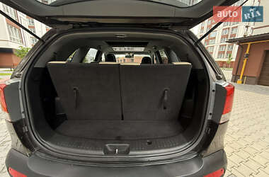 Позашляховик / Кросовер Kia Sorento 2010 в 