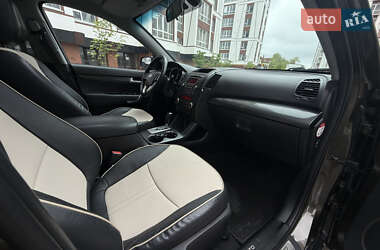 Позашляховик / Кросовер Kia Sorento 2010 в 