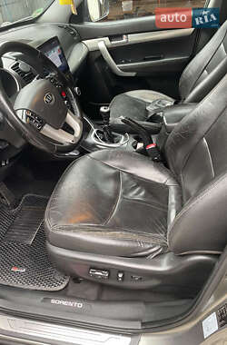Внедорожник / Кроссовер Kia Sorento 2010 в 