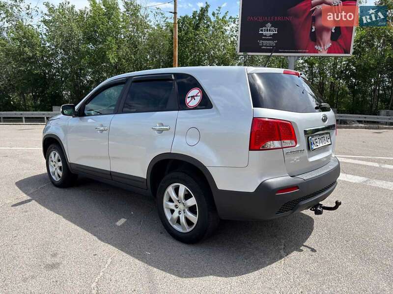 Позашляховик / Кросовер Kia Sorento 2010 в Дніпрі