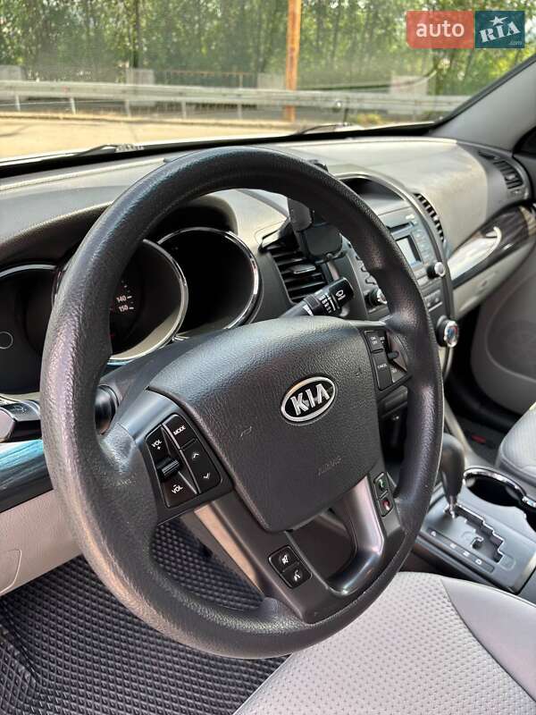 Позашляховик / Кросовер Kia Sorento 2010 в Дніпрі