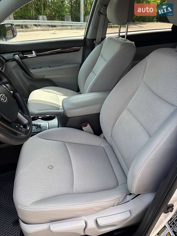 Позашляховик / Кросовер Kia Sorento 2010 в Дніпрі