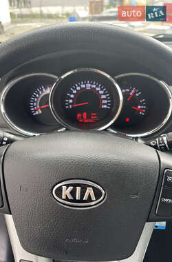 Внедорожник / Кроссовер Kia Sorento 2011 в 