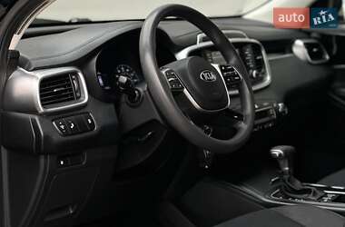 Внедорожник / Кроссовер Kia Sorento 2019 в 