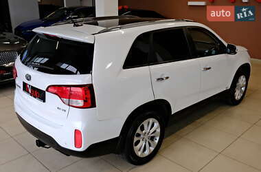 Позашляховик / Кросовер Kia Sorento 2015 в 