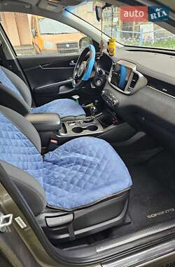Позашляховик / Кросовер Kia Sorento 2015 в 