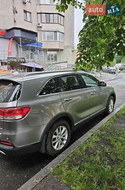 Позашляховик / Кросовер Kia Sorento 2015 в 