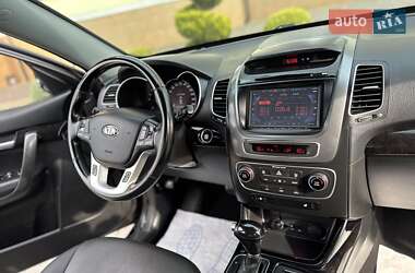 Позашляховик / Кросовер Kia Sorento 2013 в 