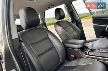 Позашляховик / Кросовер Kia Sorento 2013 в 