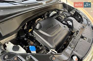 Позашляховик / Кросовер Kia Sorento 2013 в 
