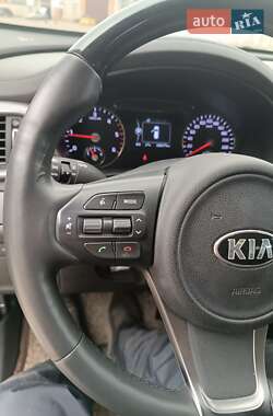 Позашляховик / Кросовер Kia Sorento 2015 в 