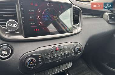 Внедорожник / Кроссовер Kia Sorento 2016 в 