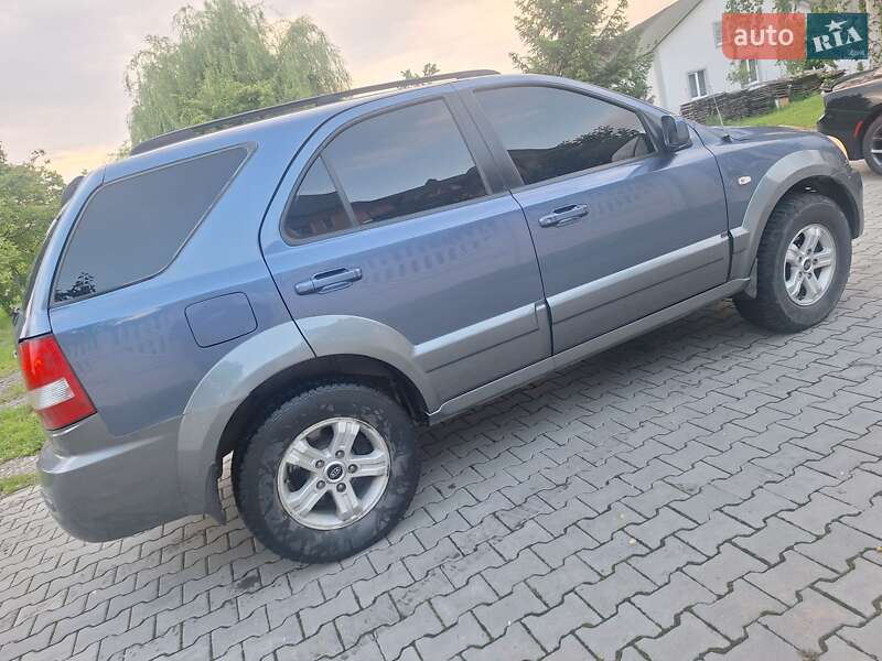 Внедорожник / Кроссовер Kia Sorento 2004 в Черновцах