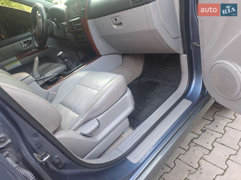 Внедорожник / Кроссовер Kia Sorento 2004 в Черновцах
