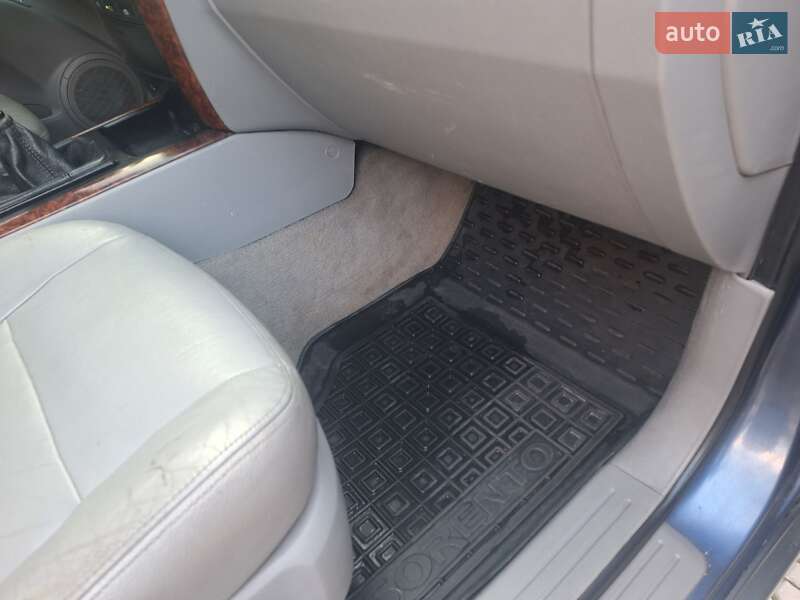 Внедорожник / Кроссовер Kia Sorento 2004 в Черновцах