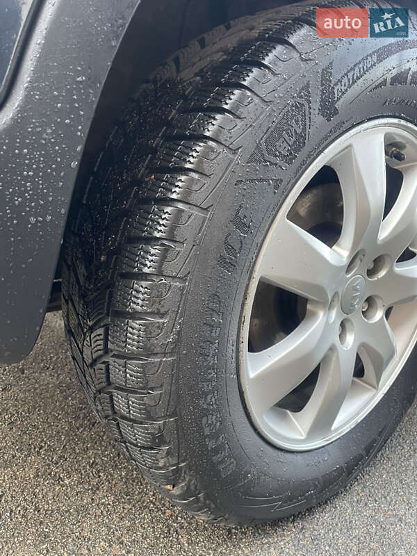 Внедорожник / Кроссовер Kia Sorento 2012 в Конотопе