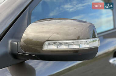 Позашляховик / Кросовер Kia Sorento 2010 в 