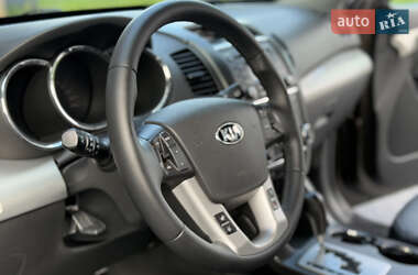 Позашляховик / Кросовер Kia Sorento 2010 в 