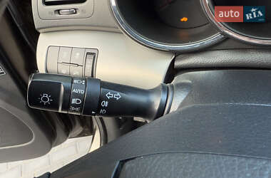 Позашляховик / Кросовер Kia Sorento 2010 в 