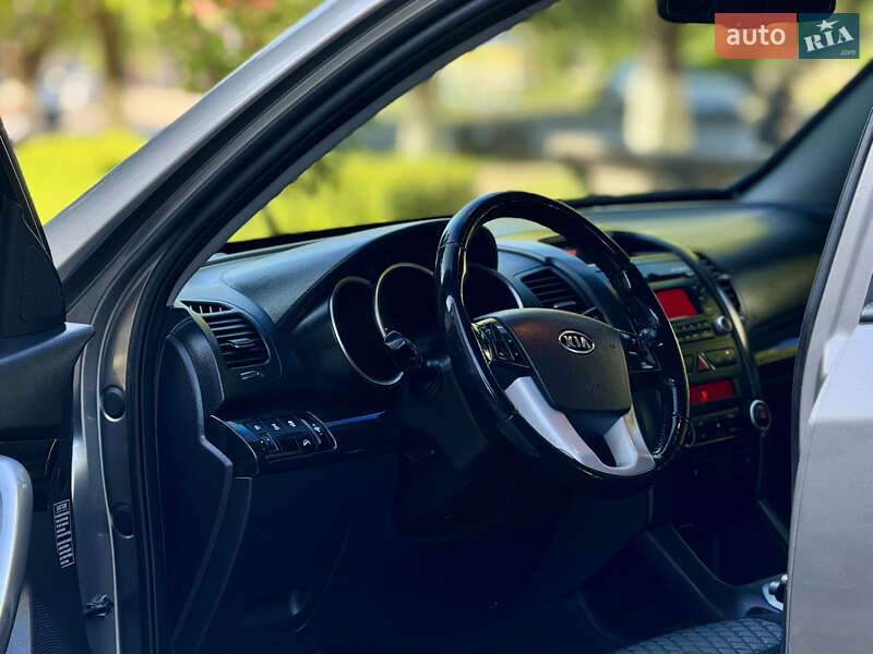 Внедорожник / Кроссовер Kia Sorento 2010 в Выгоде