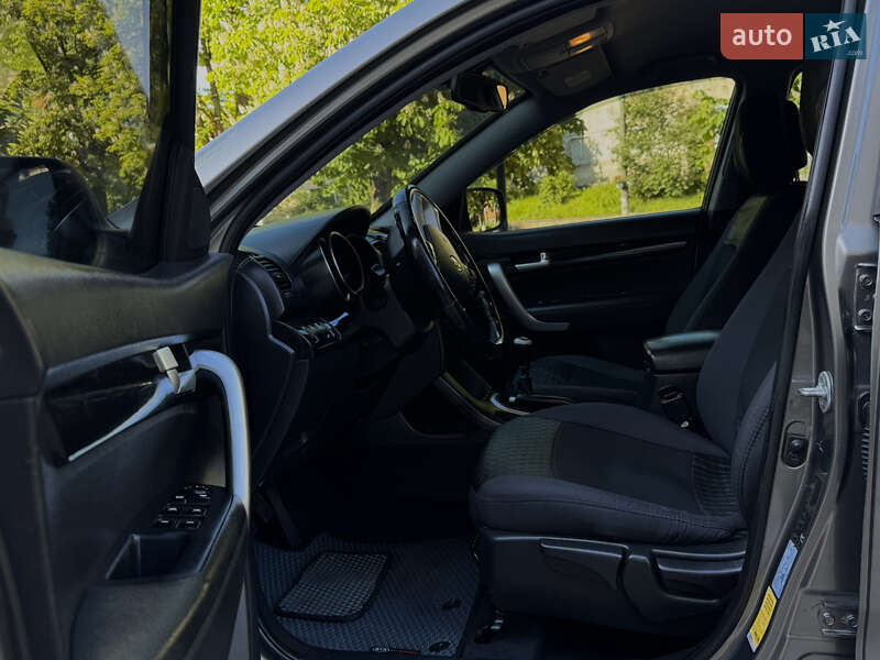 Внедорожник / Кроссовер Kia Sorento 2010 в Выгоде