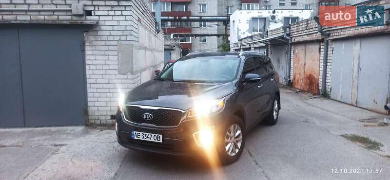 Позашляховик / Кросовер Kia Sorento 2015 в Дніпрі