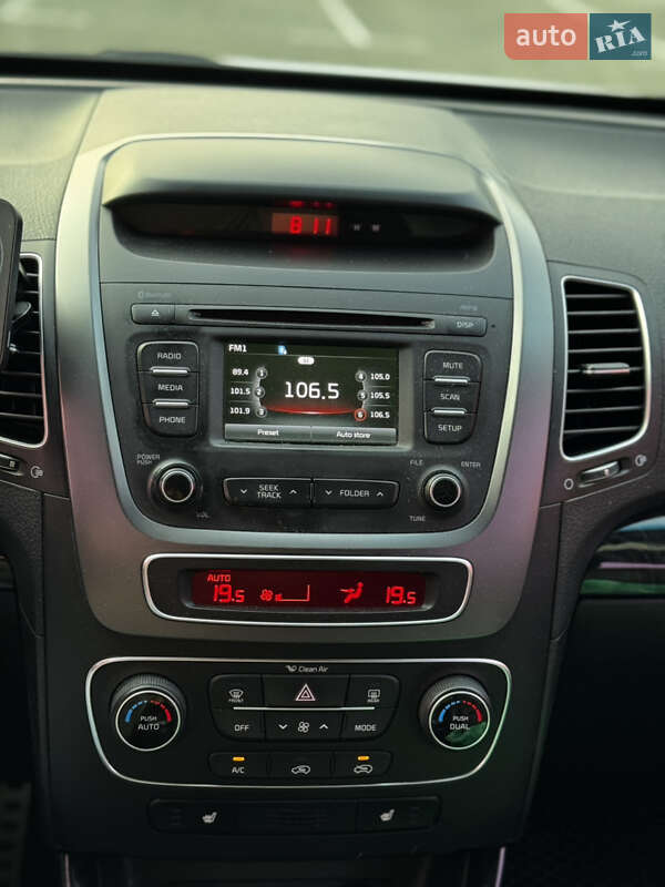 Внедорожник / Кроссовер Kia Sorento 2014 в Киеве