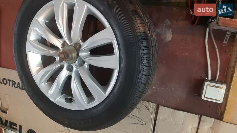 Внедорожник / Кроссовер Kia Sorento 2012 в Александровке