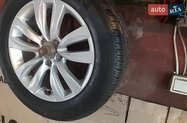 Позашляховик / Кросовер Kia Sorento 2012 в 