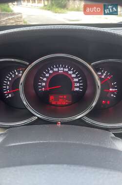 Внедорожник / Кроссовер Kia Sorento 2012 в 
