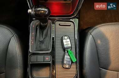 Внедорожник / Кроссовер Kia Sorento 2014 в 