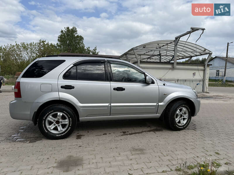 Внедорожник / Кроссовер Kia Sorento 2006 в Глухове