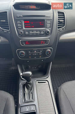 Позашляховик / Кросовер Kia Sorento 2013 в 