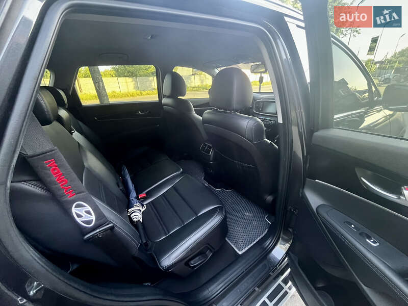 Позашляховик / Кросовер Kia Sorento 2017 в Первомайську