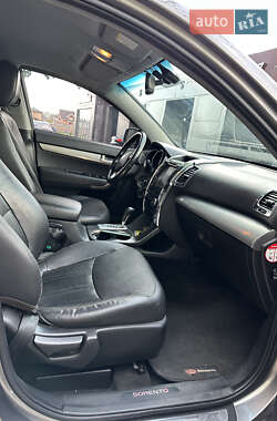 Внедорожник / Кроссовер Kia Sorento 2012 в 