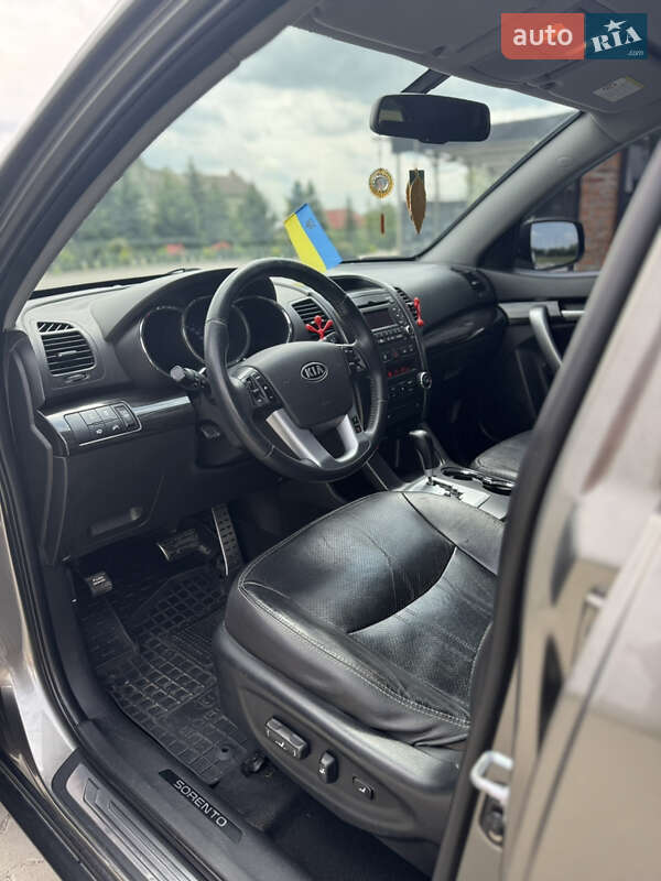 Позашляховик / Кросовер Kia Sorento 2012 в Скалаті