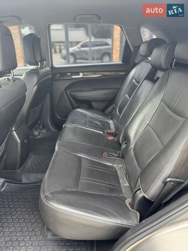 Позашляховик / Кросовер Kia Sorento 2012 в Скалаті