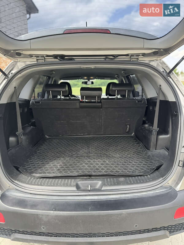 Позашляховик / Кросовер Kia Sorento 2012 в Скалаті