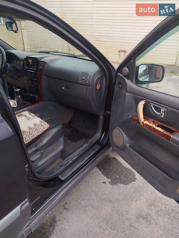 Внедорожник / Кроссовер Kia Sorento 2003 в Лысянке