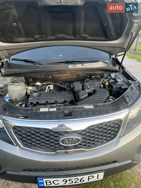 Внедорожник / Кроссовер Kia Sorento 2011 в Городке