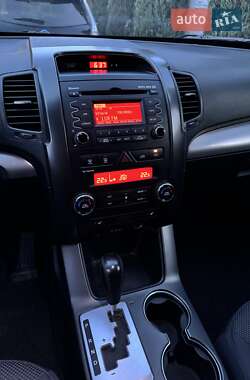 Внедорожник / Кроссовер Kia Sorento 2012 в 