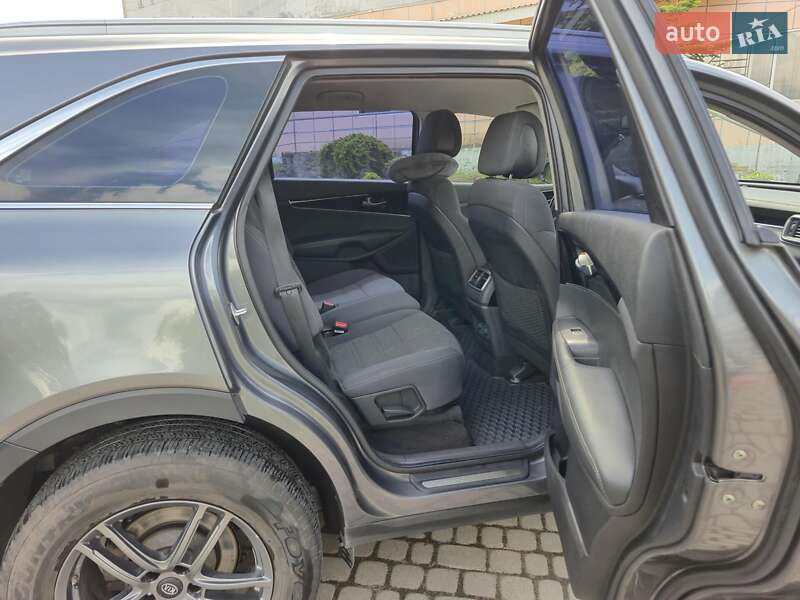 Позашляховик / Кросовер Kia Sorento 2015 в Шептицькому