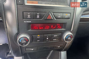 Позашляховик / Кросовер Kia Sorento 2012 в 