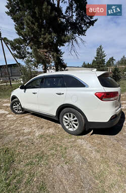 Позашляховик / Кросовер Kia Sorento 2015 в 