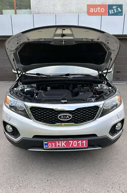 Внедорожник / Кроссовер Kia Sorento 2011 в 