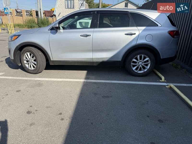 Внедорожник / Кроссовер Kia Sorento 2016 в Киеве