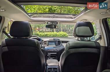 Позашляховик / Кросовер Kia Sorento 2016 в 